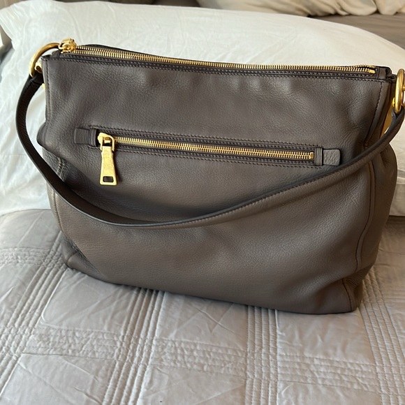 Prada Grey Vitello Daino Shoulder Bag—receipt on request (authentic) - Picture 2 of 9
